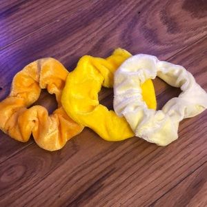 yellow scrunchie set